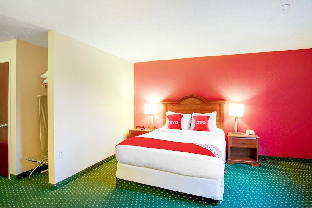 Oyo Hotel Spokane North Exterior photo