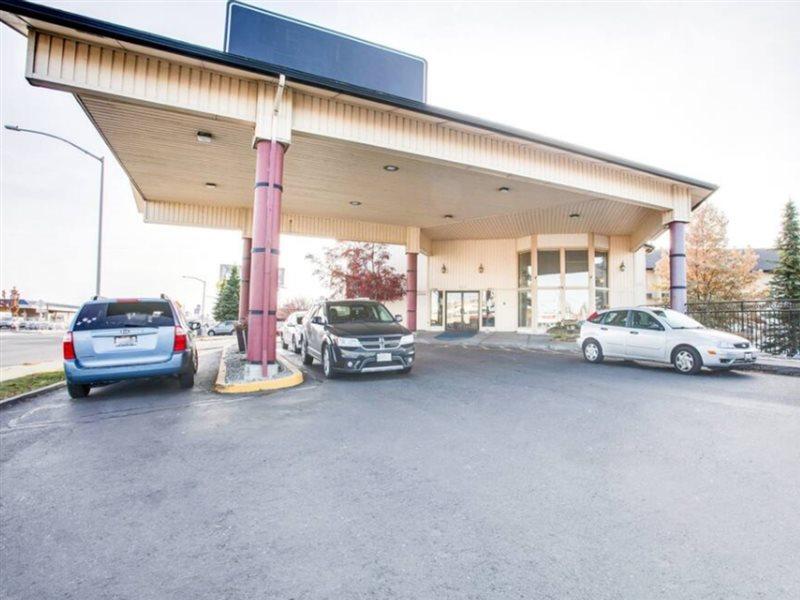 Oyo Hotel Spokane North Exterior photo