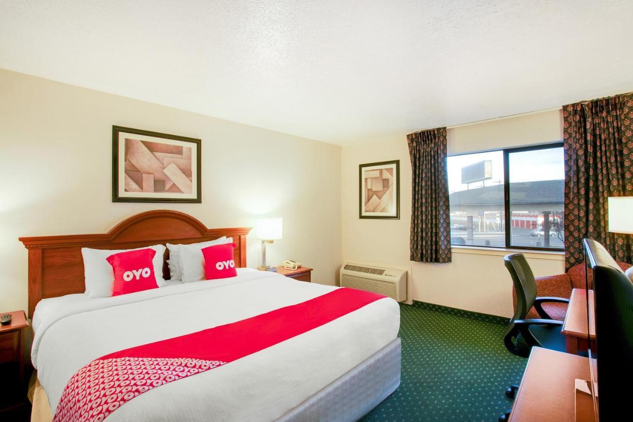 Oyo Hotel Spokane North Room photo